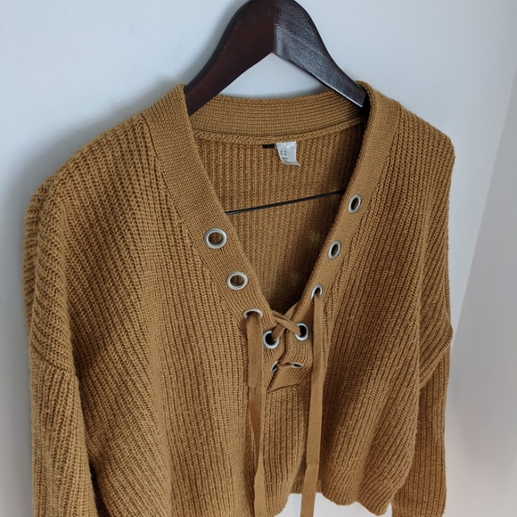 Medium Mustard colour sweater - Picture 2 of 3